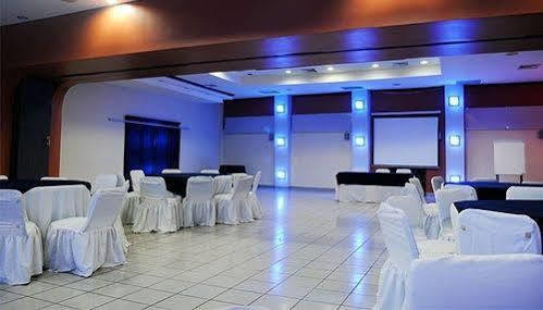 Apart Hotel Villa Nuria San Pedro Sula Exterior photo